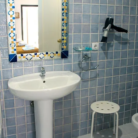 ゲストハウス La Piquera 3*